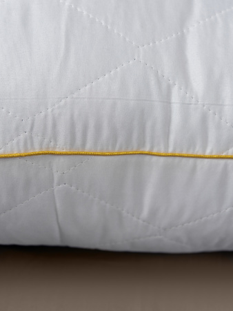 Подушка "Уют" микрофибра золото