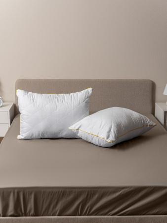 Подушка "Уют" микрофибра золото