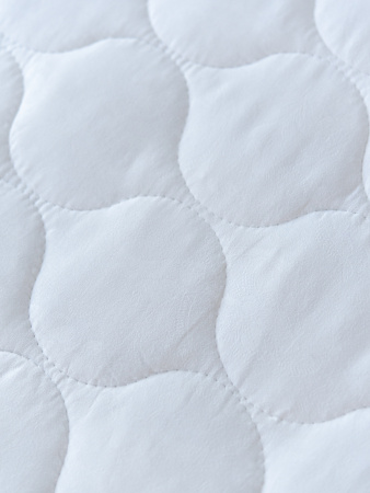 Наматрасник синтепон на рез. борт 20(бел) м/ф