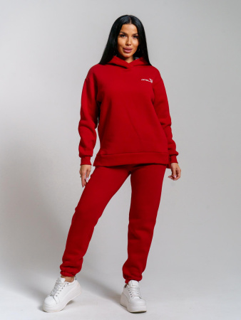 Ред (красный) костюм