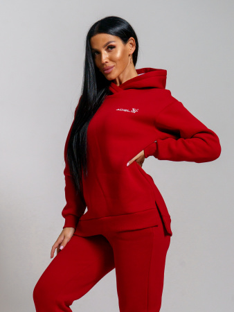 Ред (красный) костюм