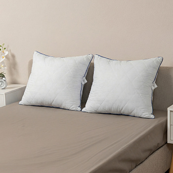 Подушка "Уют" микрофибра, кант(васил)70*70