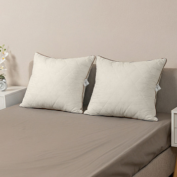 Подушка "Уют" микрофибра, кант(корич)70*70