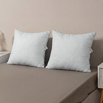 Подушка "Уют" микрофибра, кант(серебро)70*70