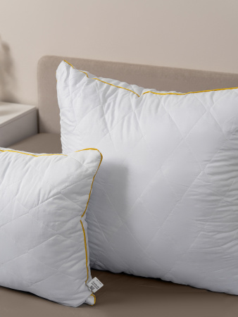 Подушка "Уют" микрофибра золото