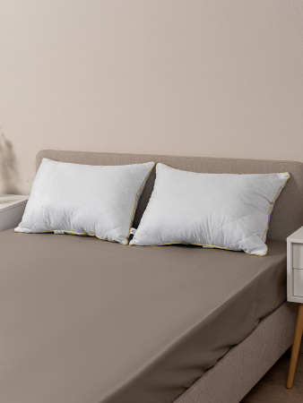 Подушка "Уют" микрофибра золото