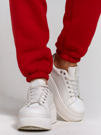 Ред (красный) костюм